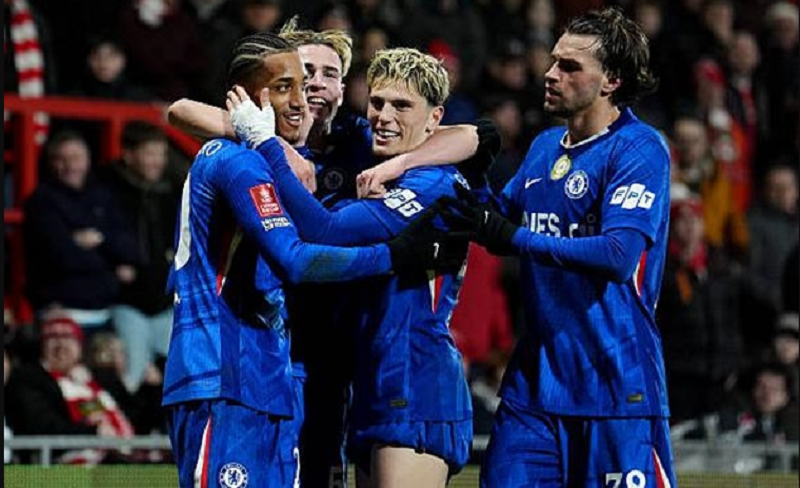 chelsea-ban-pha-21-lan-van-trang-tay
