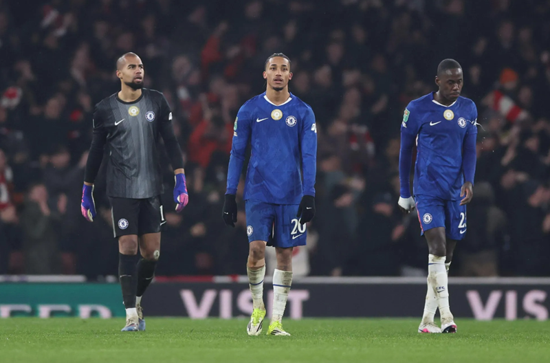 hon-mot-ty-euro-khong-cuu-noi-chelsea-truoc-cai-bong-arsenal